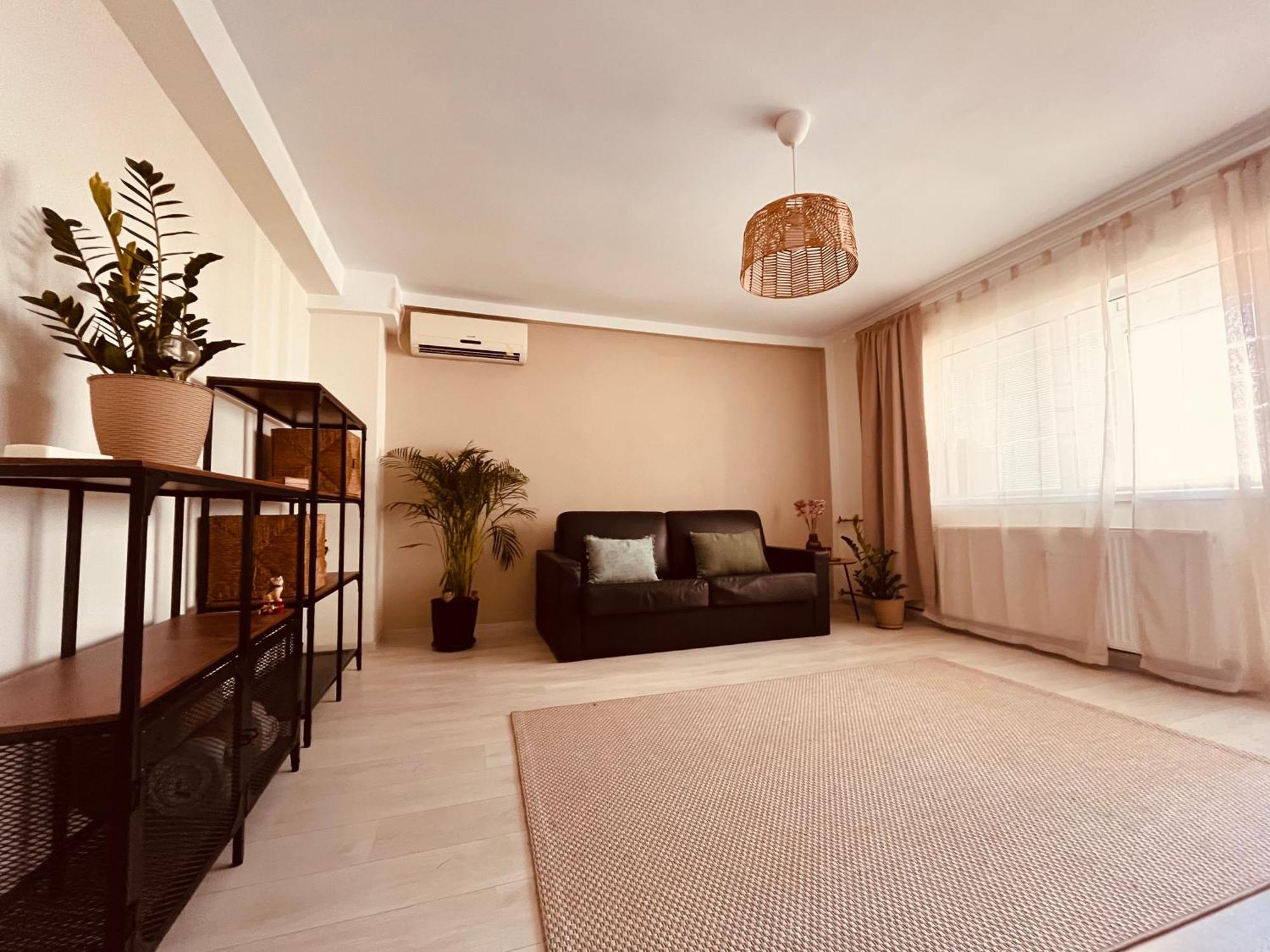 Agatha's Retreat In The Heart Of Bucarest
